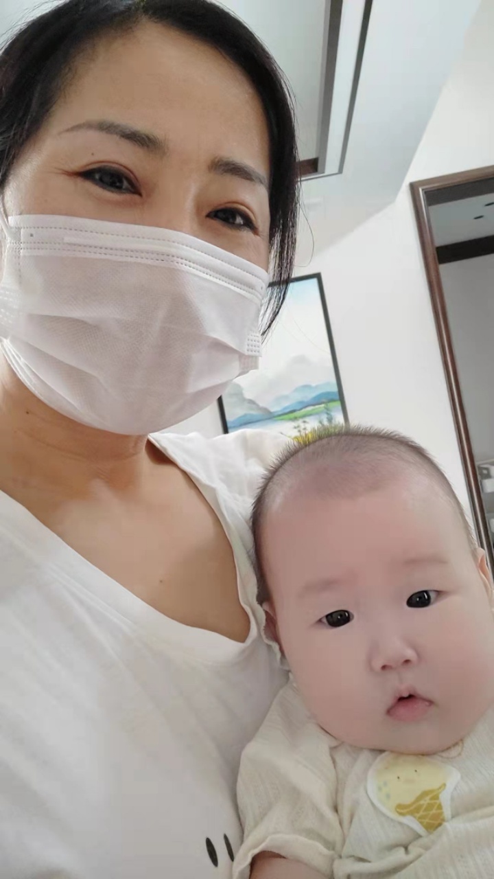 崔阿姨工作生活照3