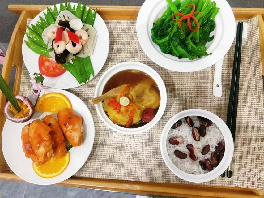 崔阿姨工作生活照6