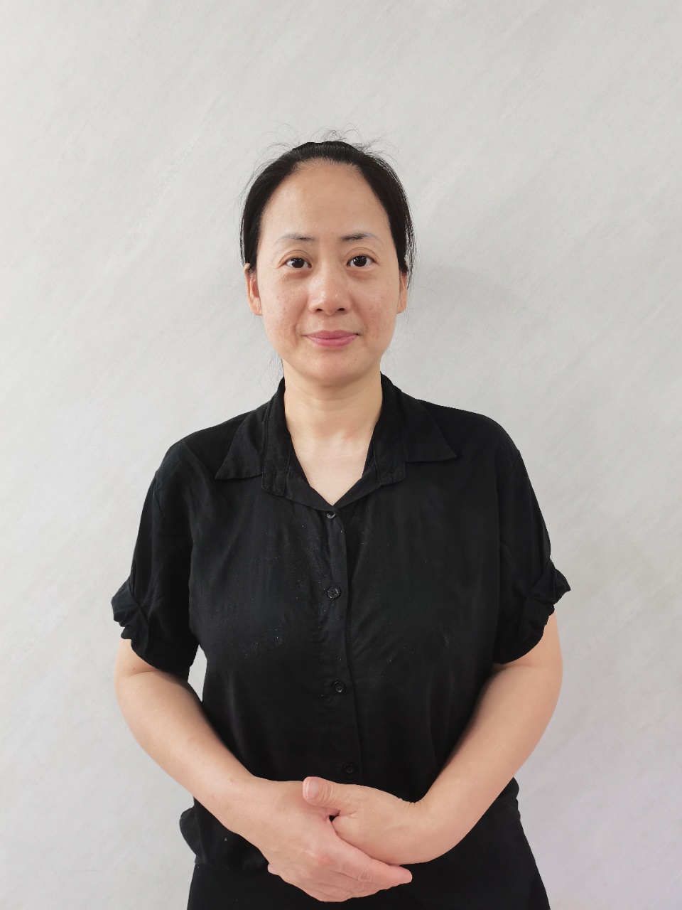 涉外家务师贺阿姨公开照片