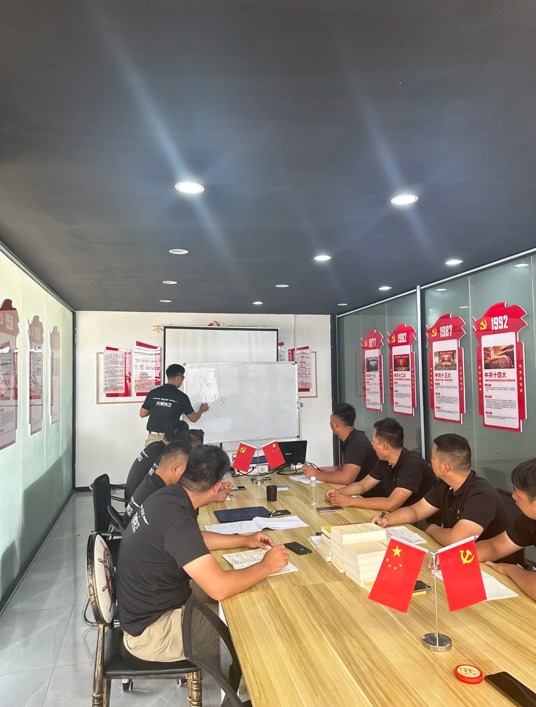 陆师傅工作生活照3