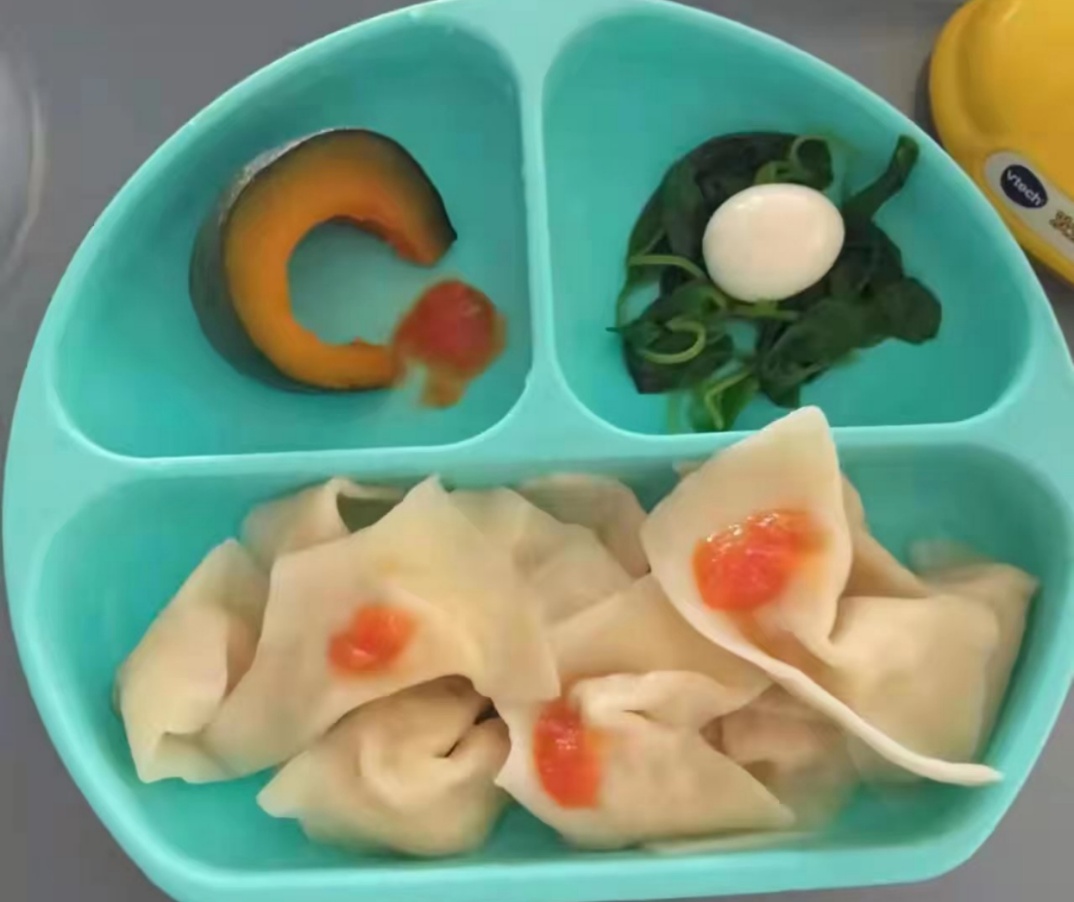 肖阿姨工作生活照2