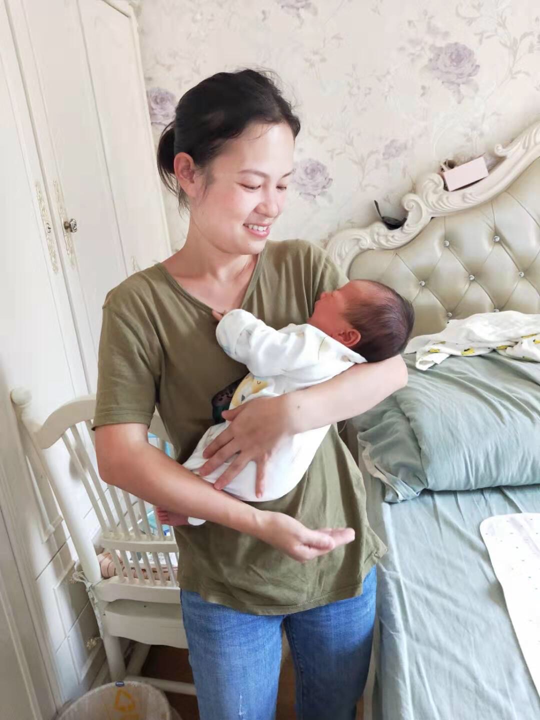 赞比亚月嫂李阿姨公开照片