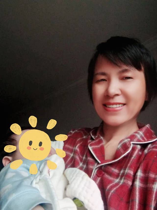 唐阿姨工作生活照2