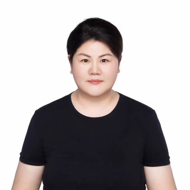 郑阿姨工作生活照1