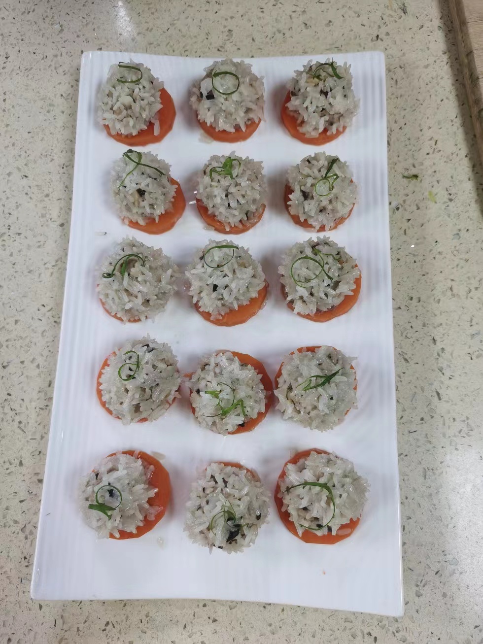 万阿姨工作生活照1