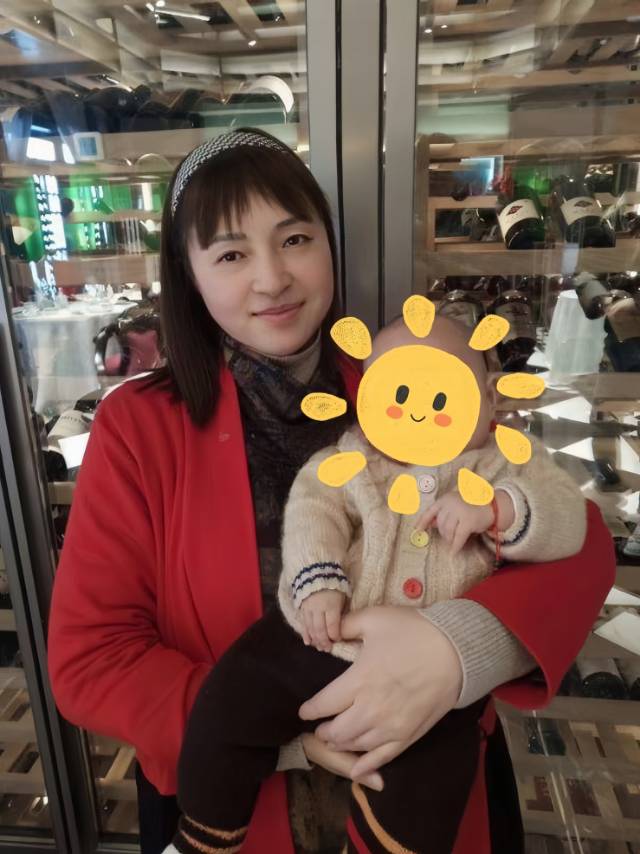 周阿姨工作生活照2