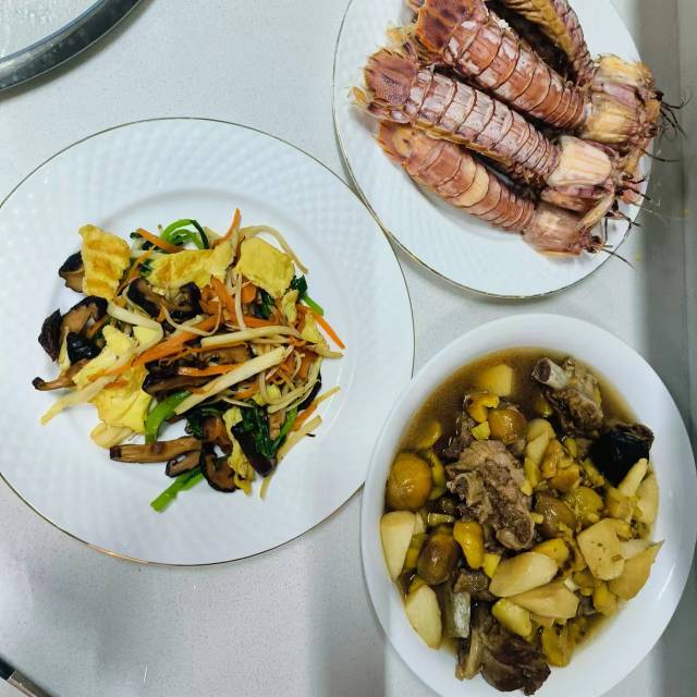 梁阿姨工作生活照3