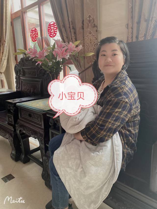罗阿姨工作生活照2