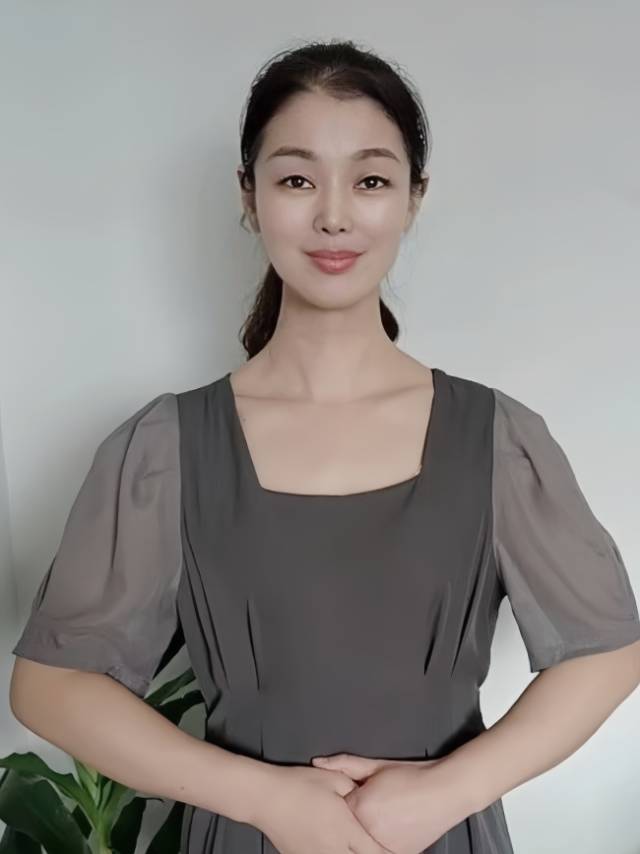 韩阿姨工作生活照1
