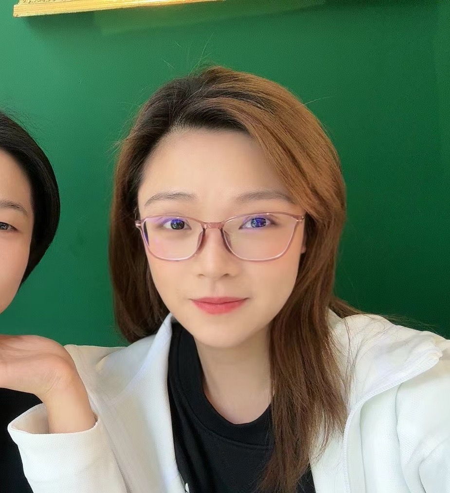 L阿姨公开照片