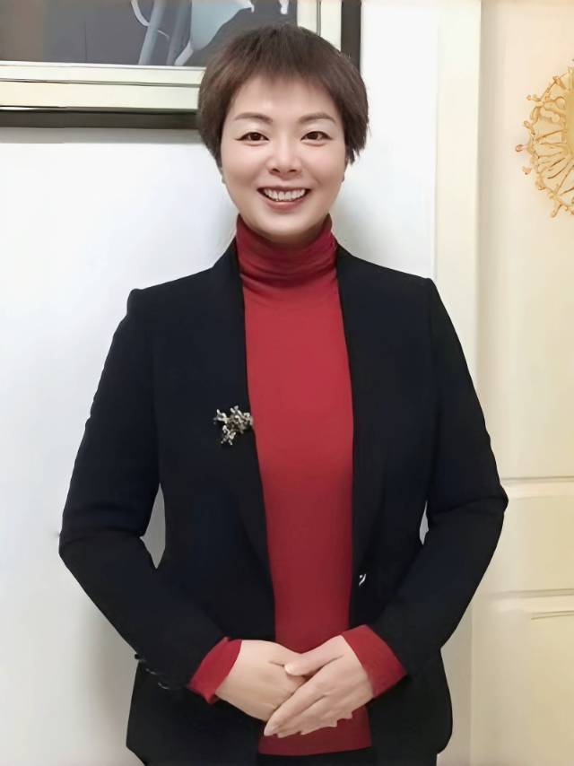 顾阿姨工作生活照1