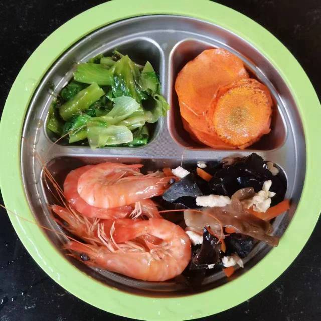 蒋阿姨工作生活照6