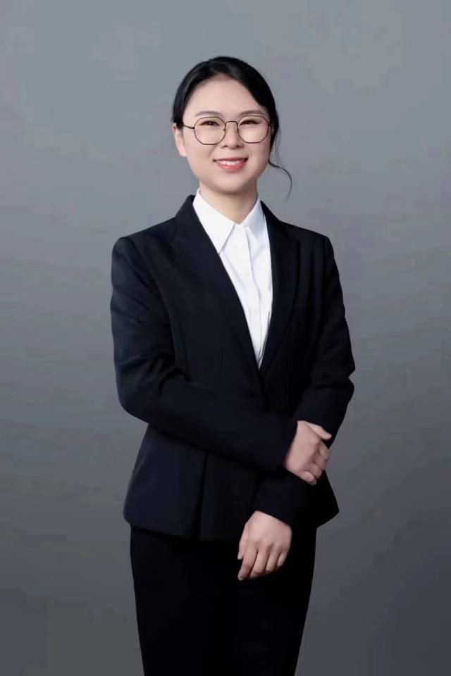 张阿姨工作生活照2