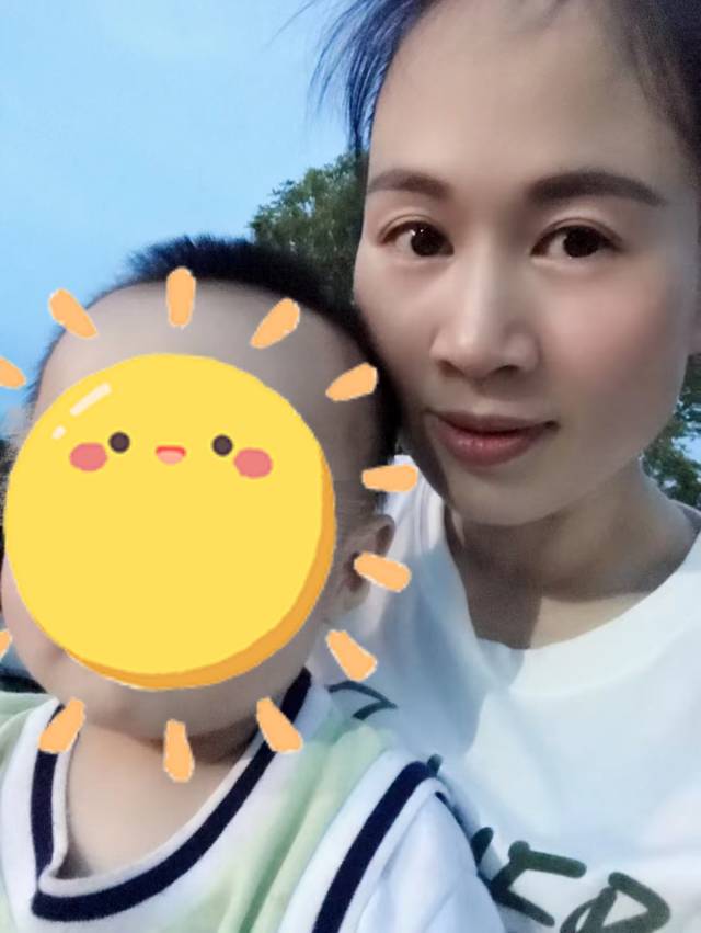 蒋阿姨工作生活照2