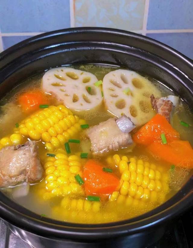 逯阿姨工作生活照1