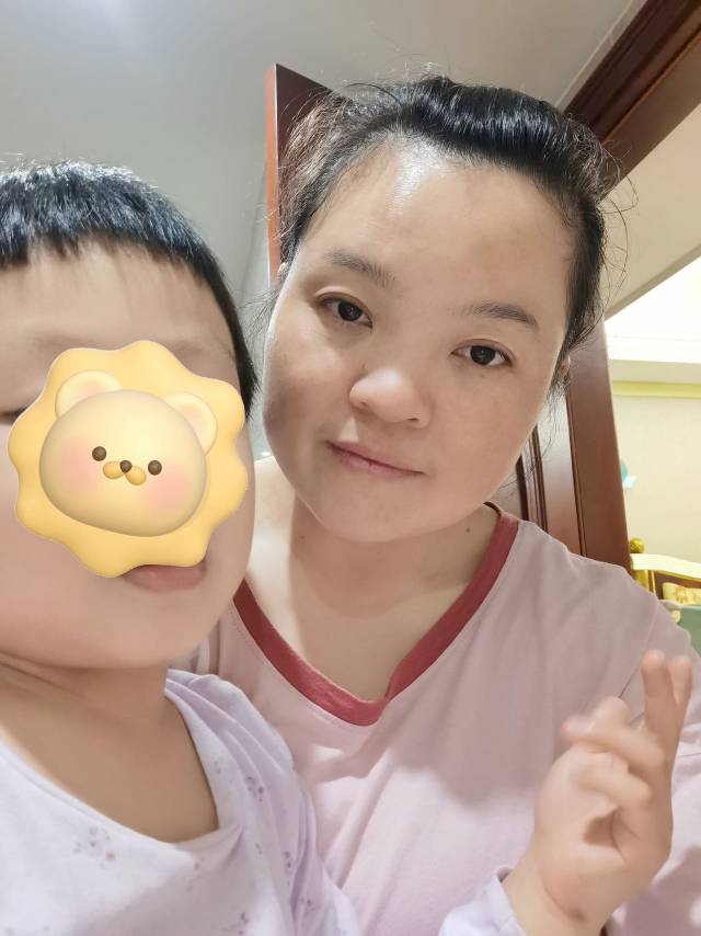 谭阿姨工作生活照9