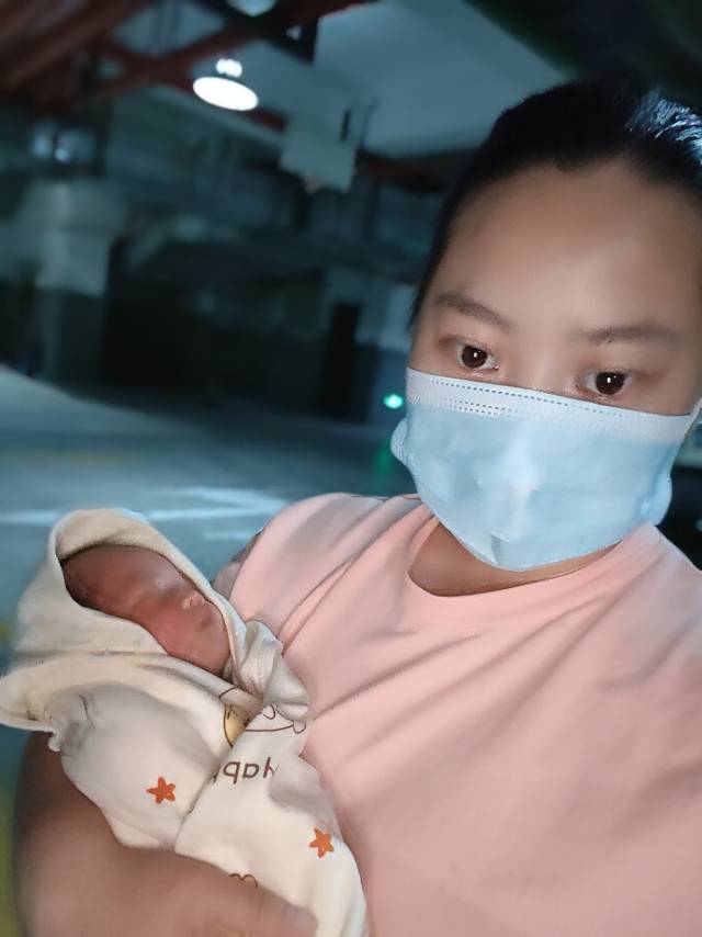邬阿姨工作生活照9