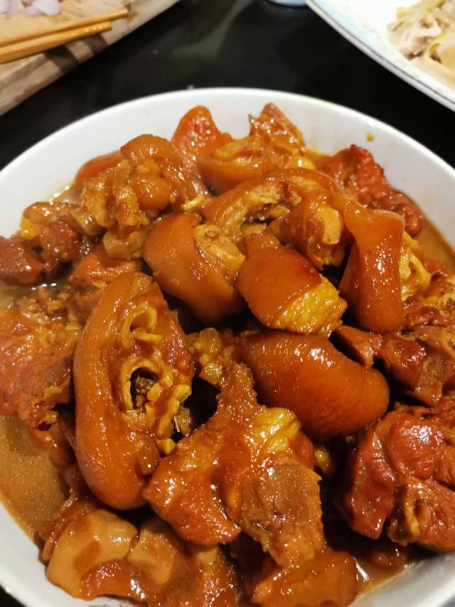 沈阿姨工作生活照2