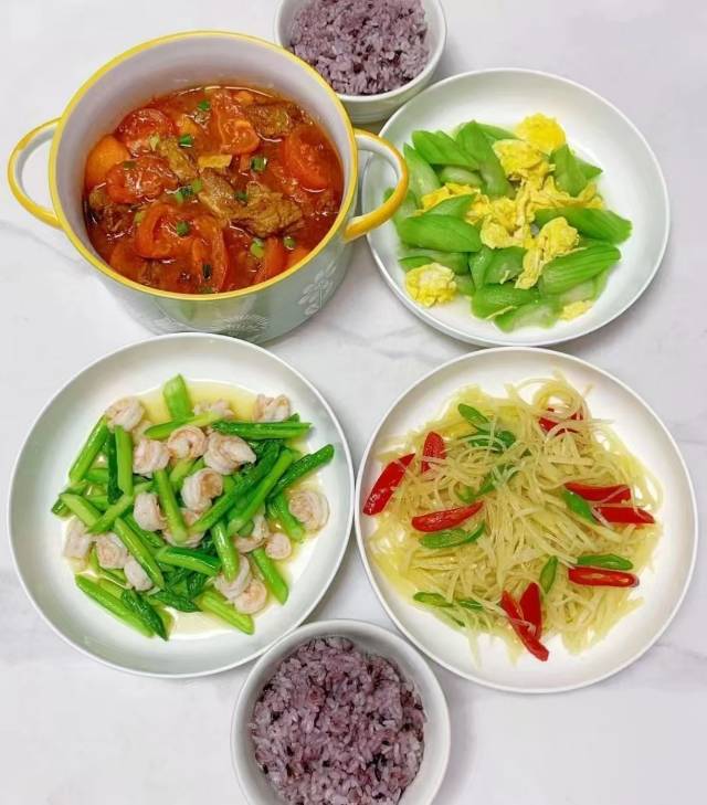 龙阿姨工作生活照7