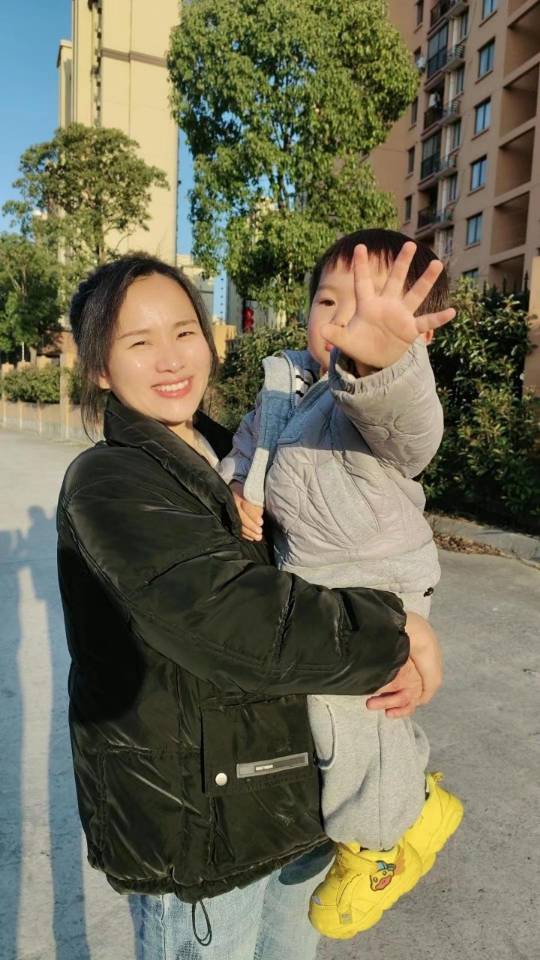 李阿姨工作生活照3