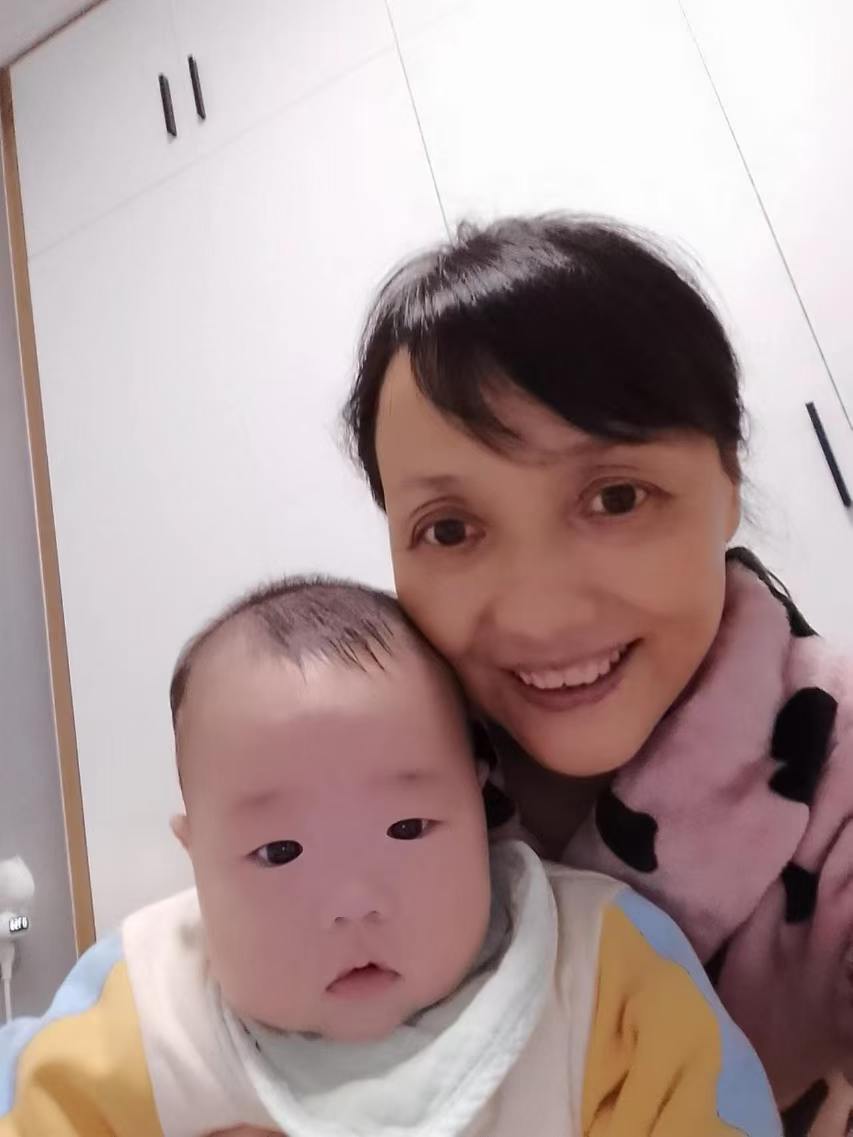 程阿姨工作生活照3