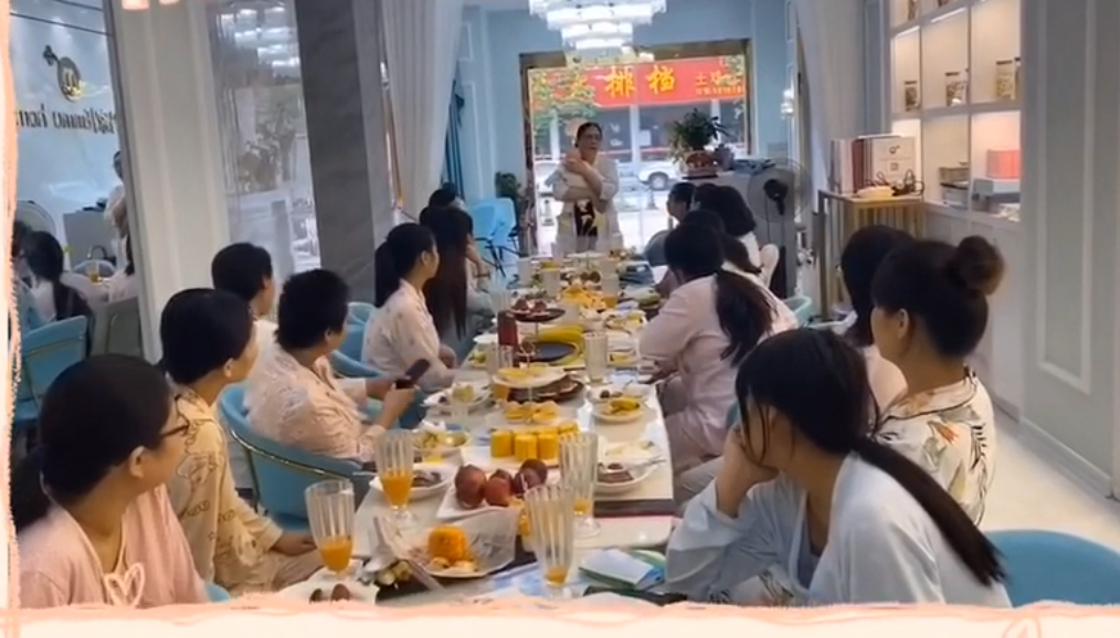 孔阿姨工作生活照5
