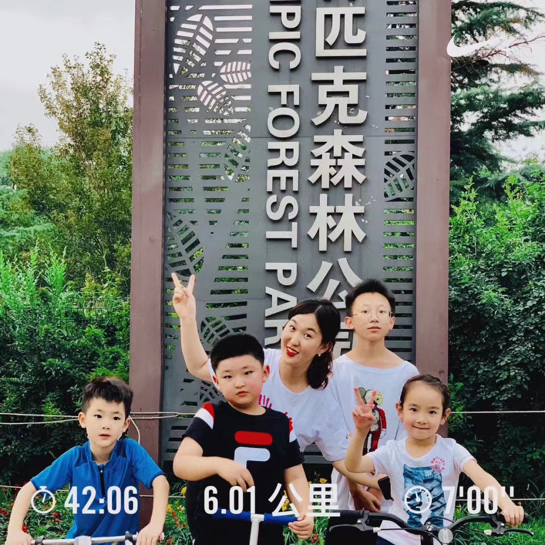 刘阿姨工作生活照8