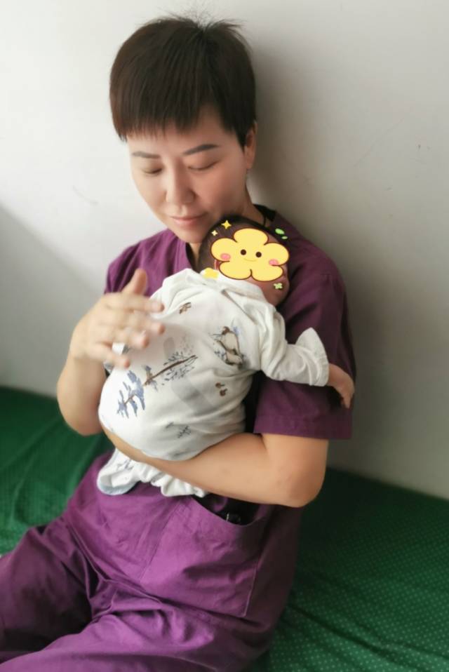 李阿姨工作生活照1