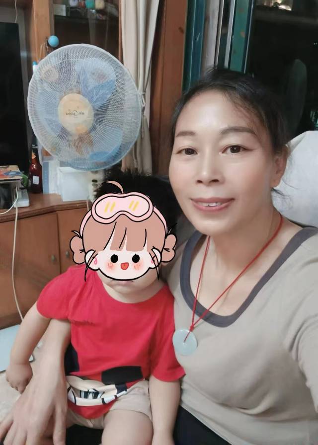 曾阿姨工作生活照3