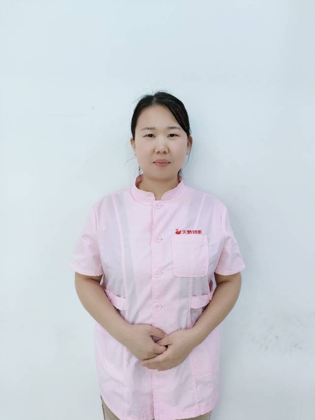 盛阿姨工作生活照2