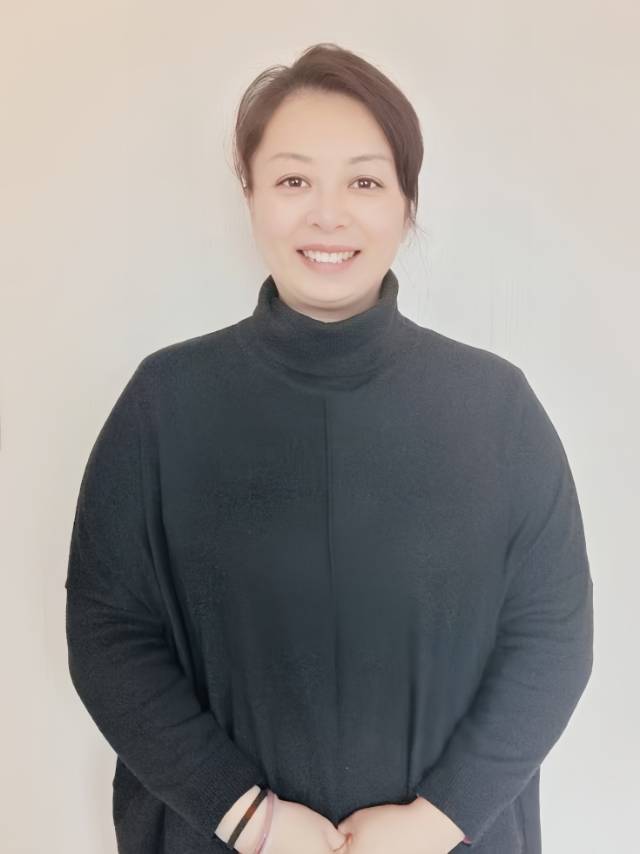 陆阿姨工作生活照1