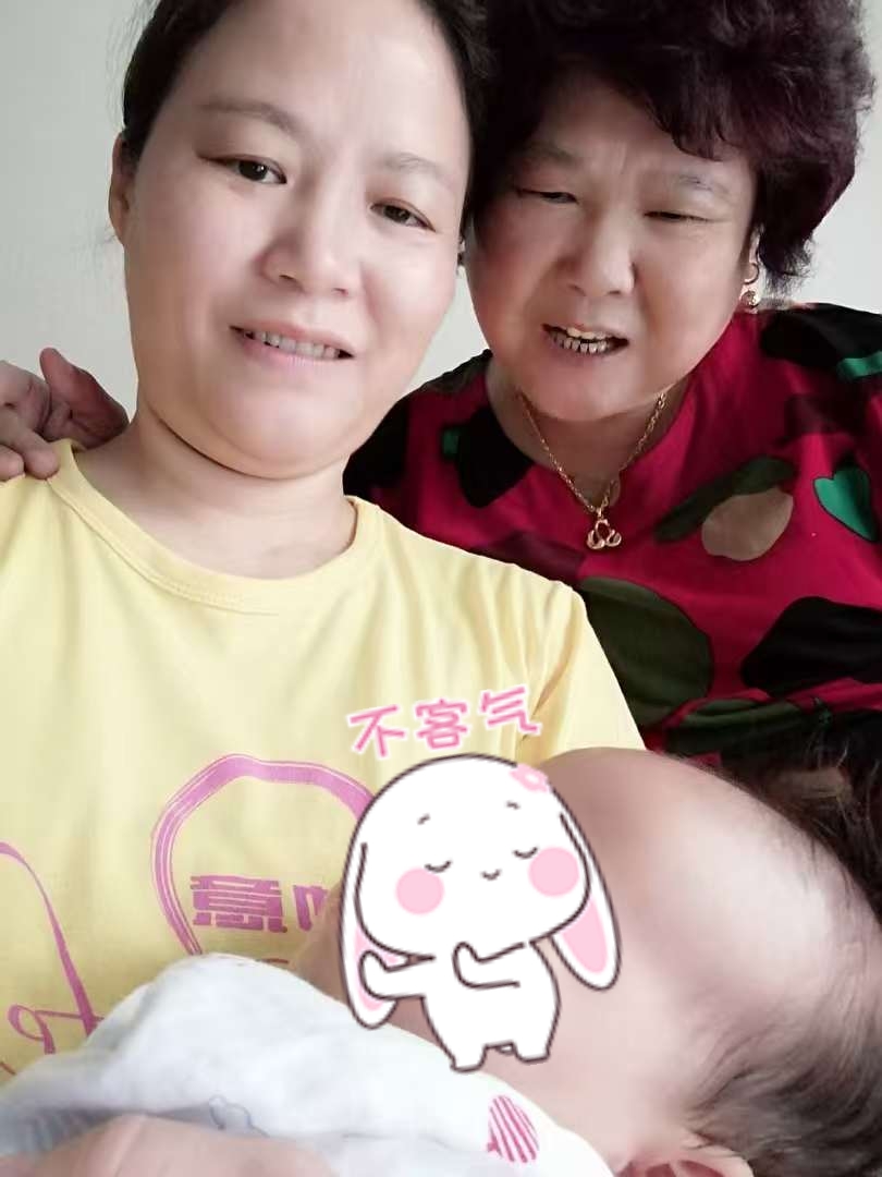 潘阿姨工作生活照4