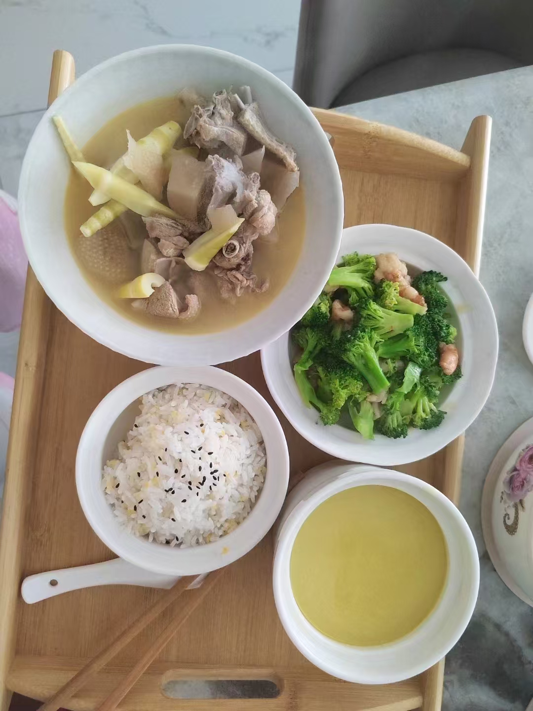 徐阿姨工作生活照5