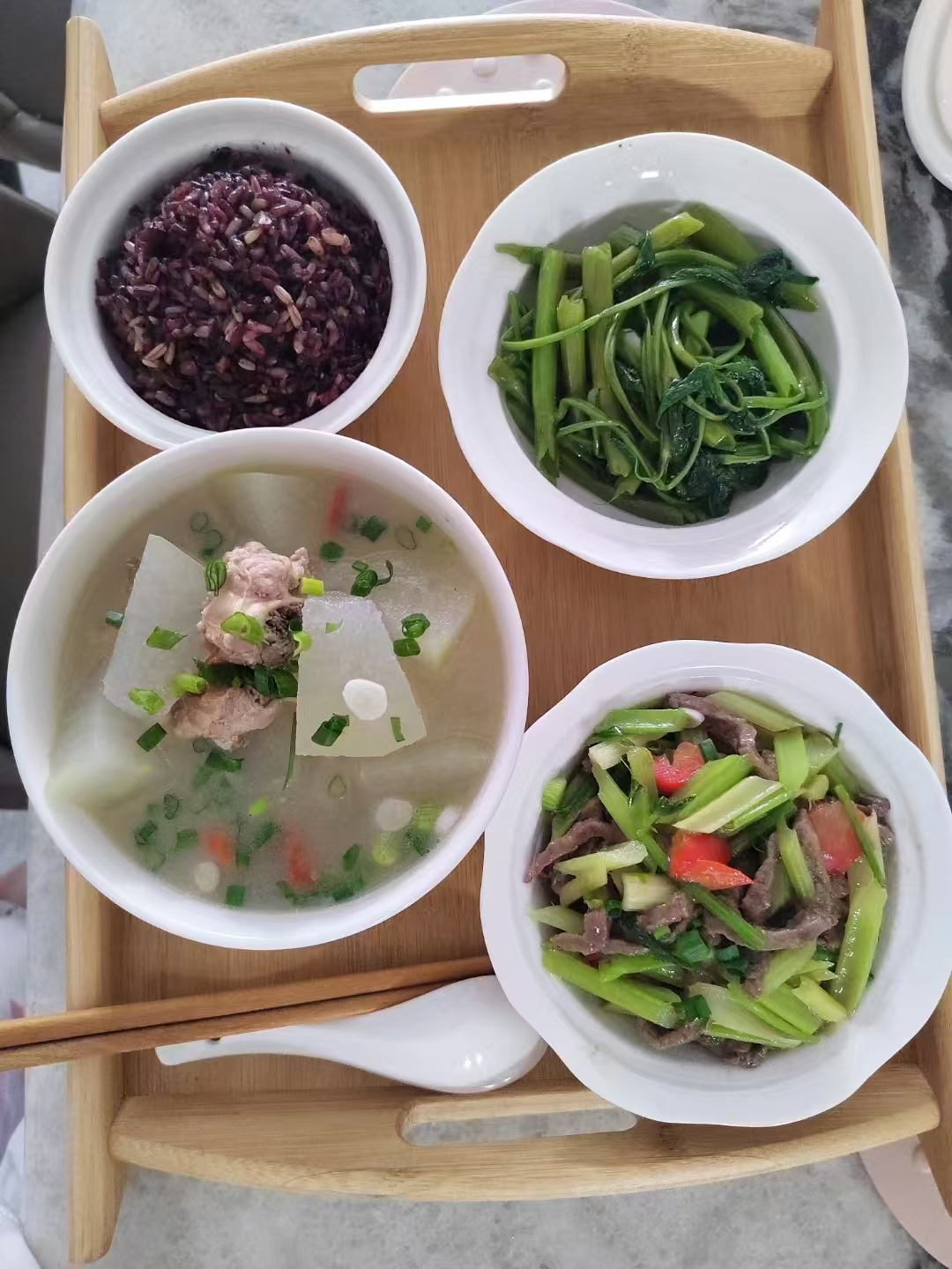 徐阿姨工作生活照4