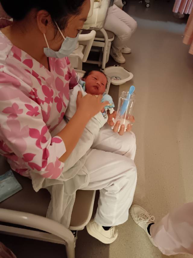 秦阿姨缩略图2