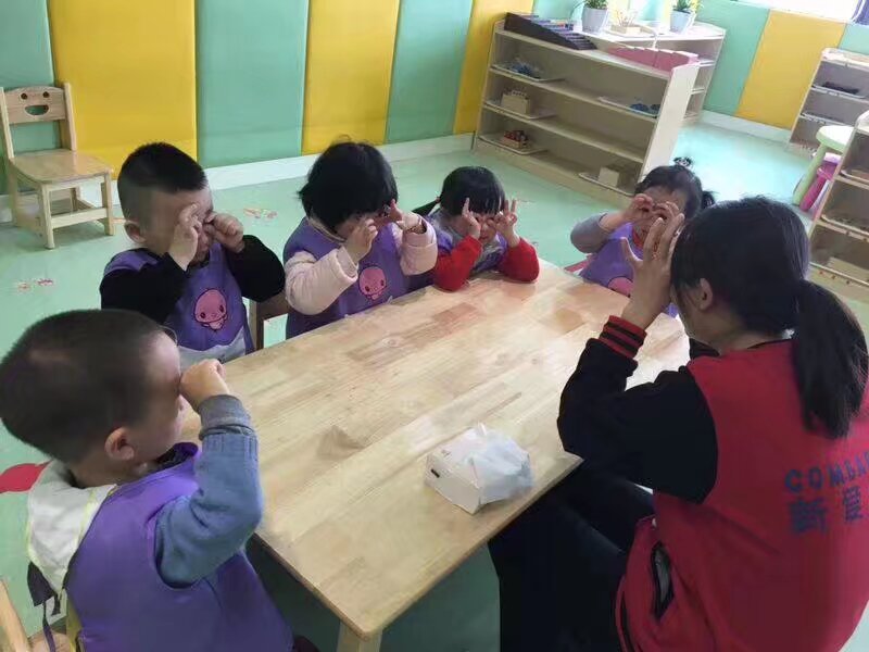 卜阿姨工作生活照2