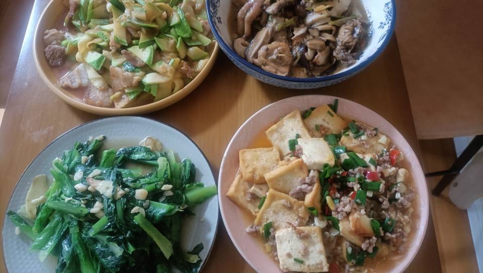 张阿姨工作生活照3