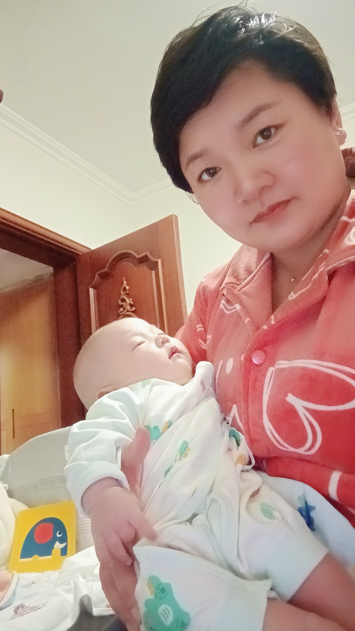 王阿姨工作生活照3