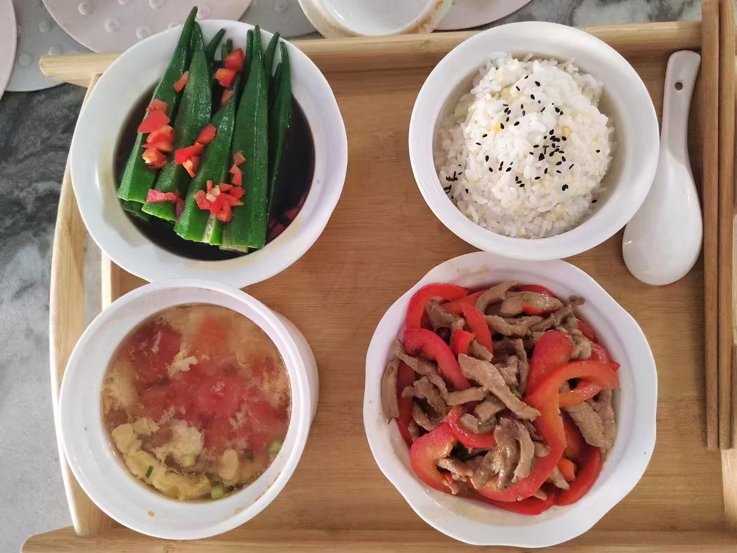 郭阿姨工作生活照2