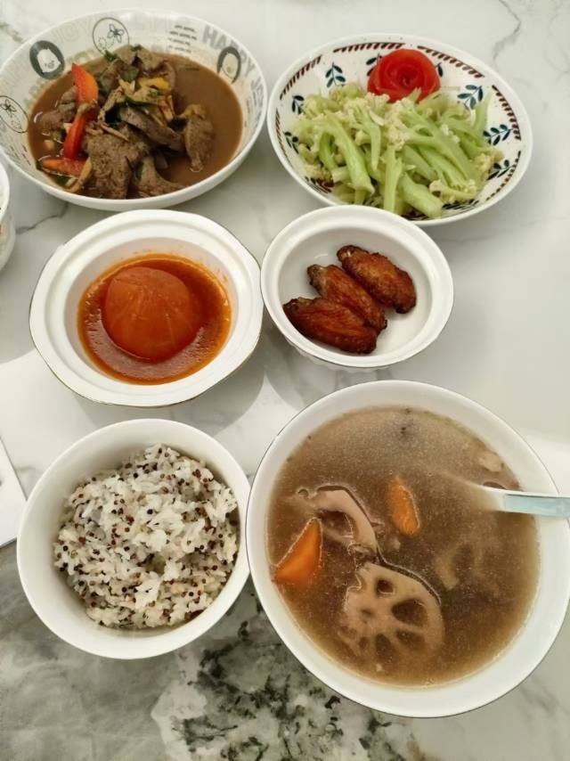 蔡阿姨工作生活照2