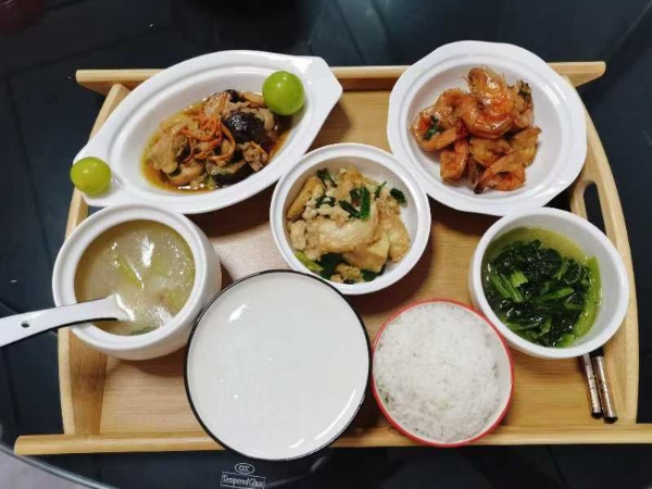 蔡阿姨工作生活照3