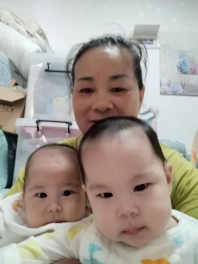 袁阿姨工作生活照1
