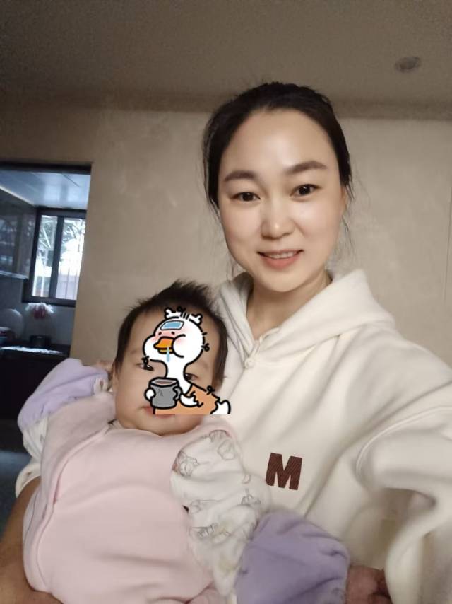 李阿姨工作生活照2