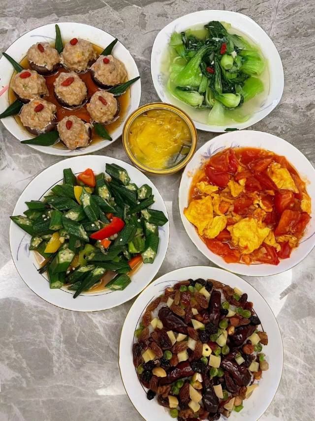 郑阿姨工作生活照4