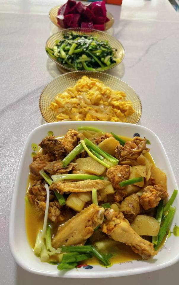 刘阿姨工作生活照2