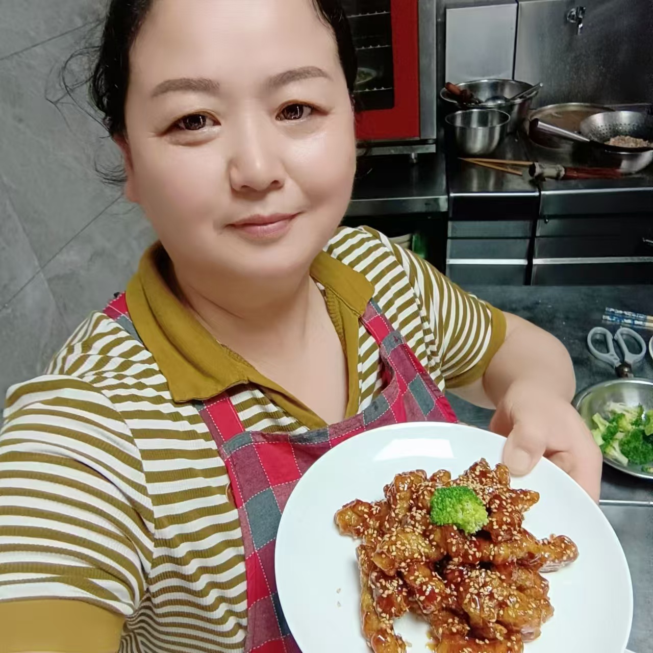 家政家务师杨阿姨公开照片
