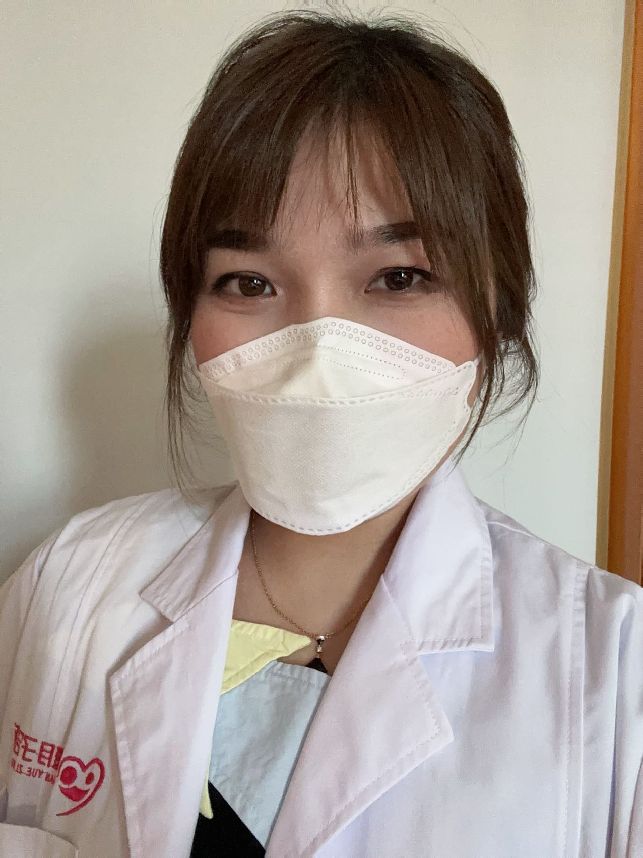 涉外、🇹🇭泰国、柬埔寨、🇱🇦老挝、🇻🇳越南育婴师、月嫂吕阿姨公开照片