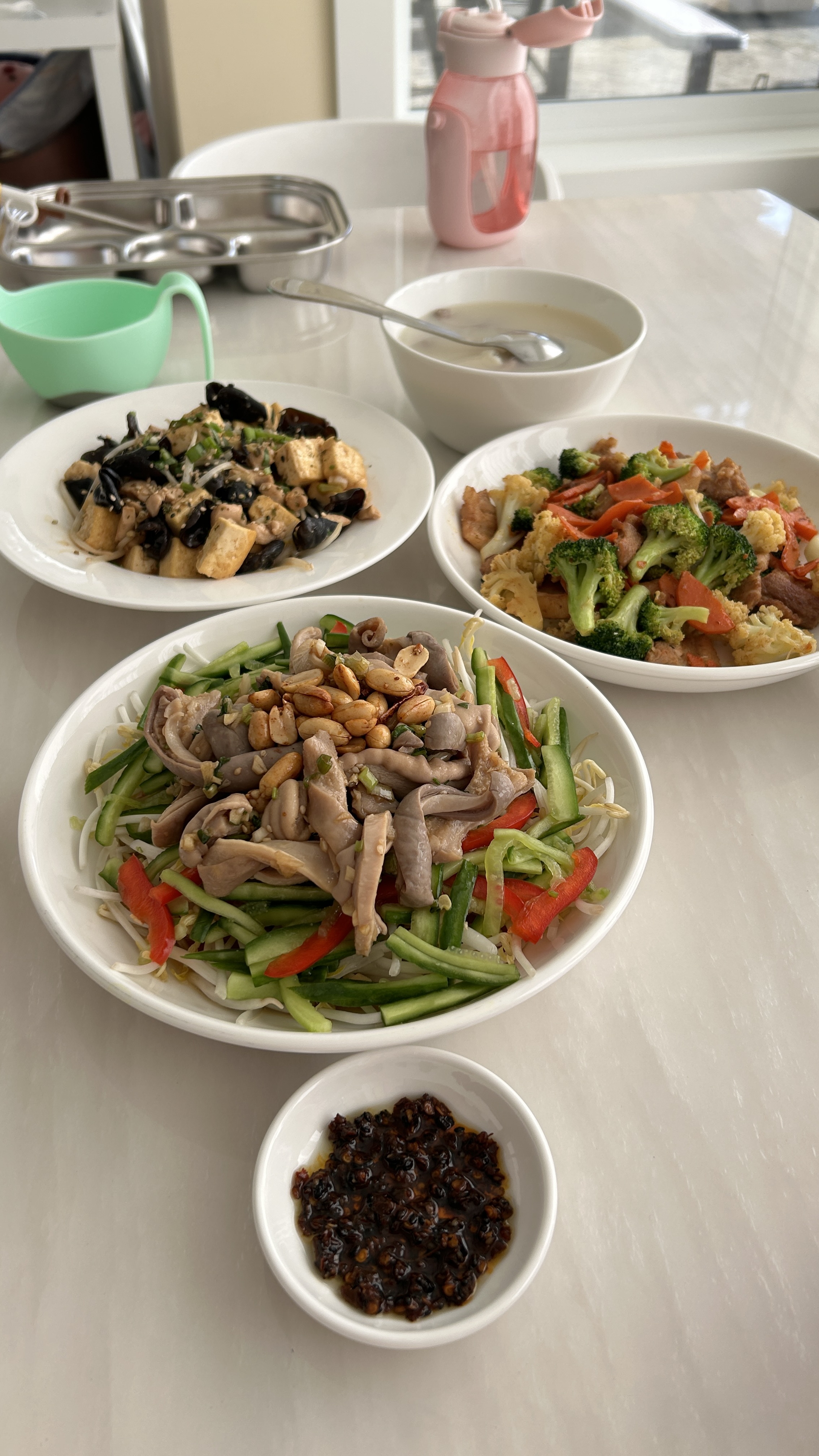 李阿姨工作生活照1