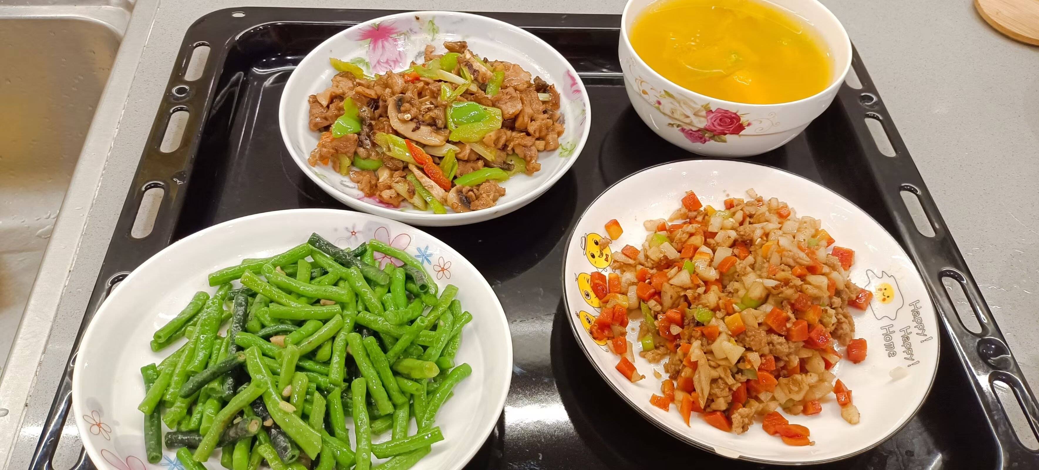 孙阿姨工作生活照6