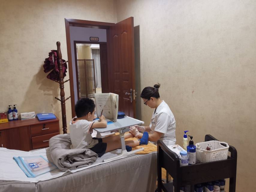 肖阿姨工作生活照1